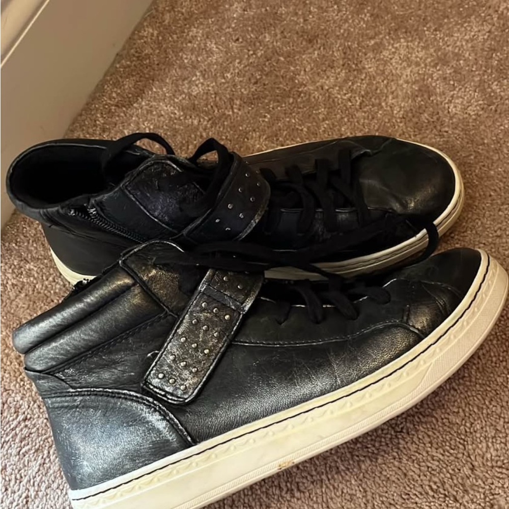 Women’s Black High-Top Sneakers